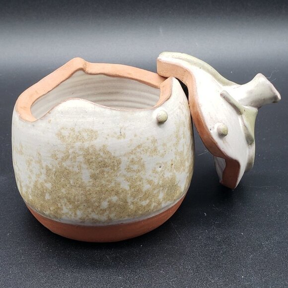 Vintage Signed Hobbiest Cream Green Leaf Turned Art Pottery Ginger Jar with Lid - Picture 6 of 13